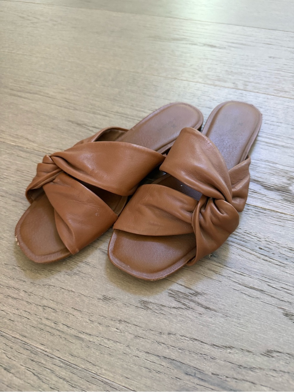 Calson Genuine Leather Twist Sandals | Size 9